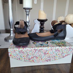 Black Kenneth Cole Shoe